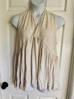 Umgee Cream Sleeveless top